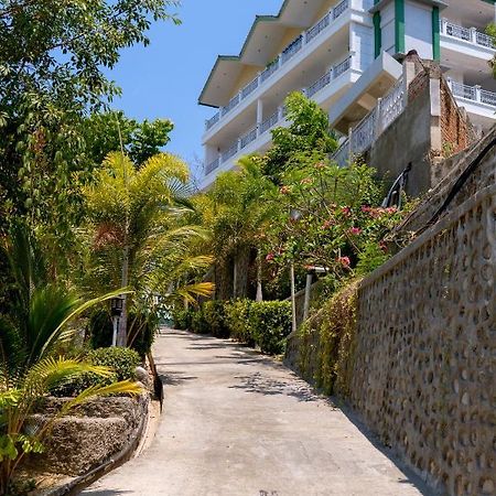 Monte Prundi Hotel Лабуан Баджо Екстериор снимка