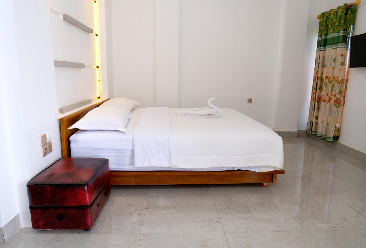 Monte Prundi Hotel Лабуан Баджо Екстериор снимка